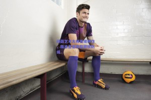 绿茵艺术大师再现神作，精准直塞撕裂钢铁防线