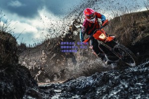 德甲焦点战，凯恩点射穆勒替补建功，拜仁2-0完胜弗赖堡